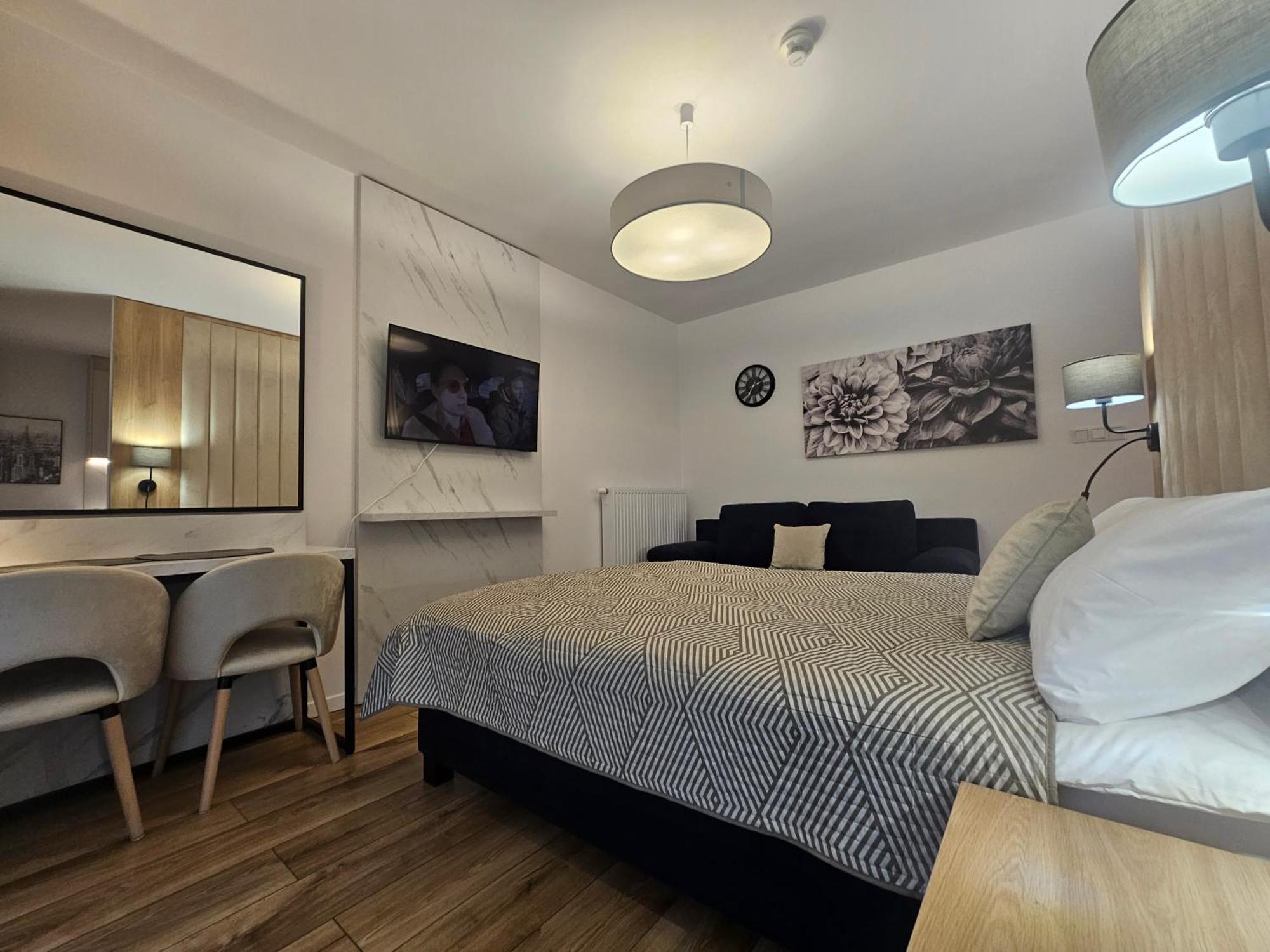 City Sense New Apartments - Main Station And City Center Breslavia Exterior foto